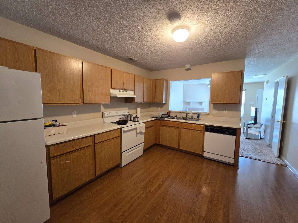 Townhouse for rent at 1097 W Pueblo Dr, Jacksonville, NC 28546