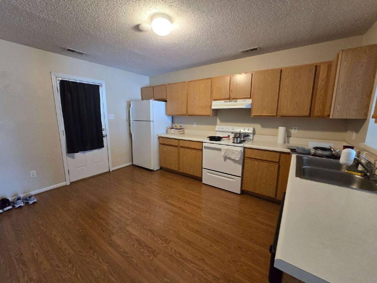 Townhouse for rent at 1097 W Pueblo Dr, Jacksonville, NC 28546