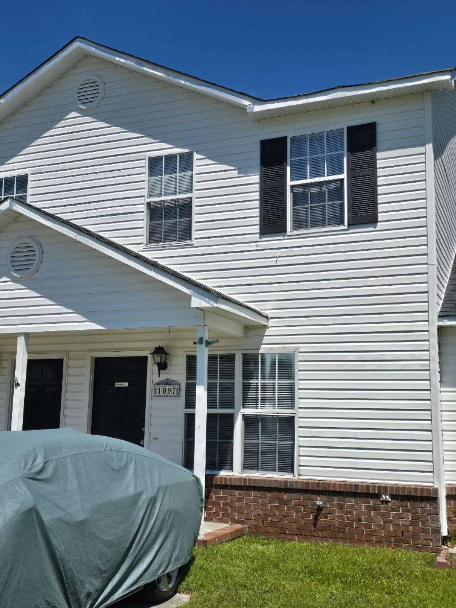 Townhouse for rent at 1097 W Pueblo Dr, Jacksonville, NC 28546