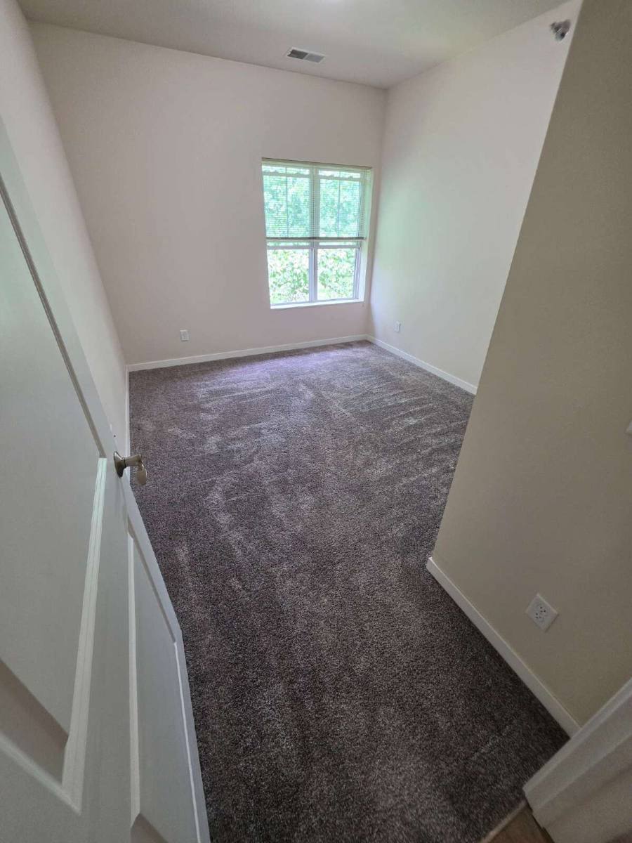 Apartment for rent at 1415 Center Point Rd NE #307, Cedar Rapids, IA 52402