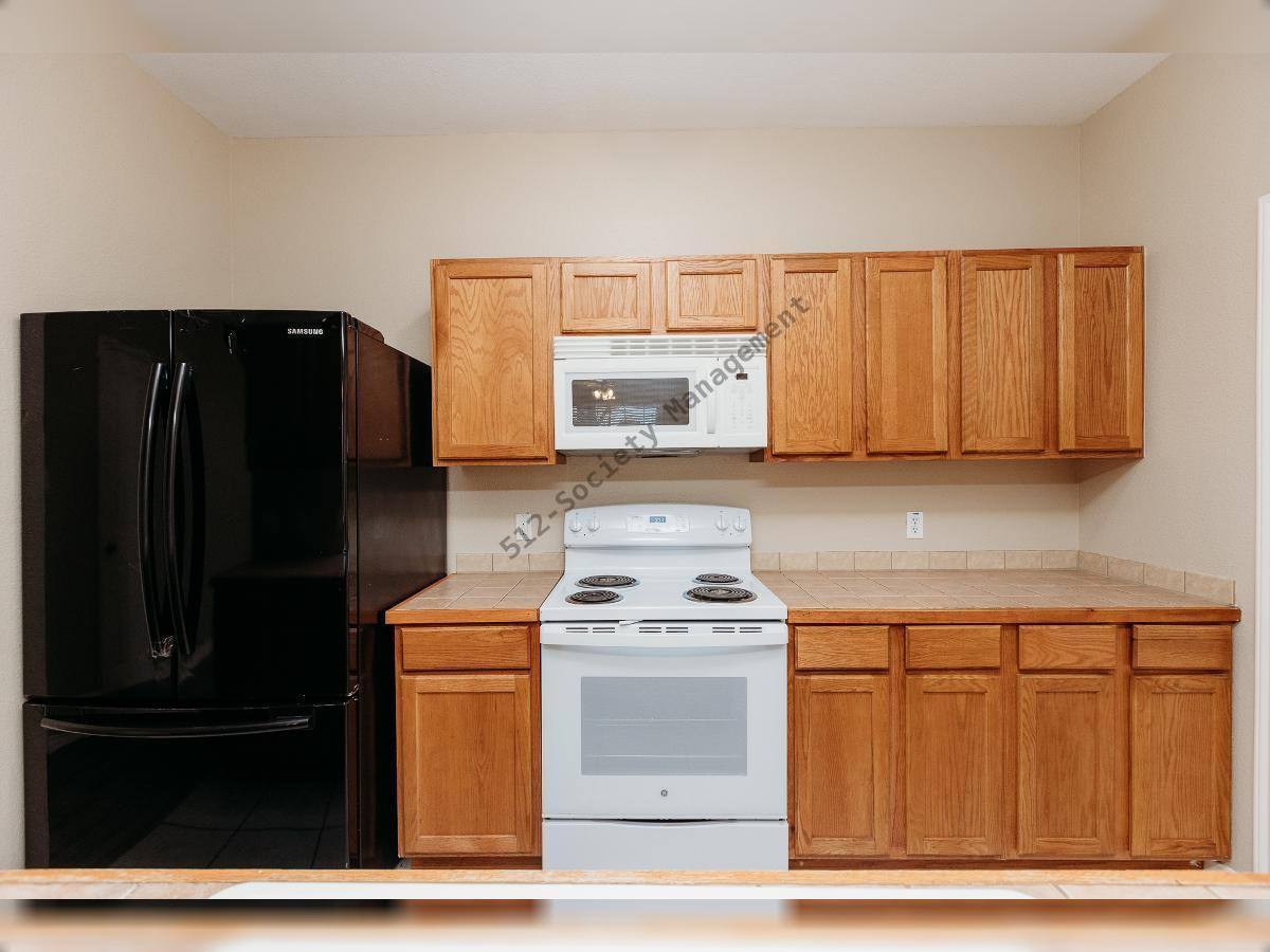 Townhouse for rent at 212 Sandstone Dr #G, Jarrell, TX 76537