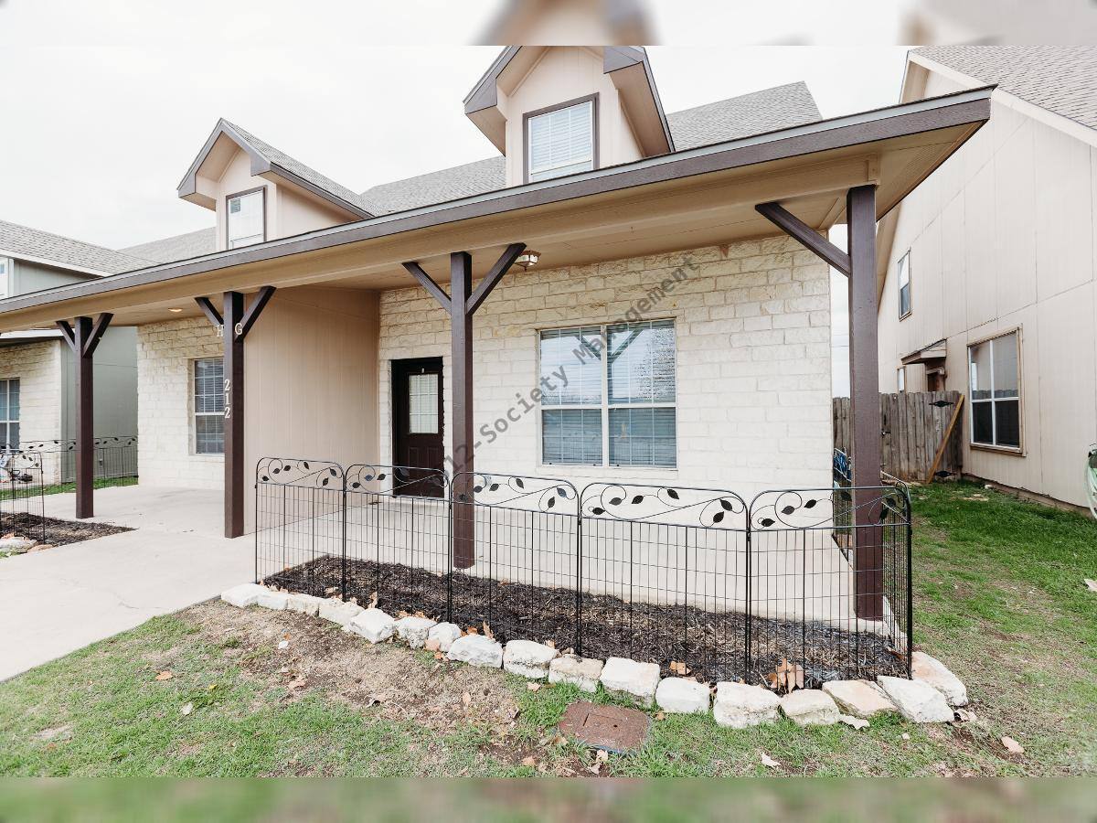 Townhouse for rent at 212 Sandstone Dr #G, Jarrell, TX 76537