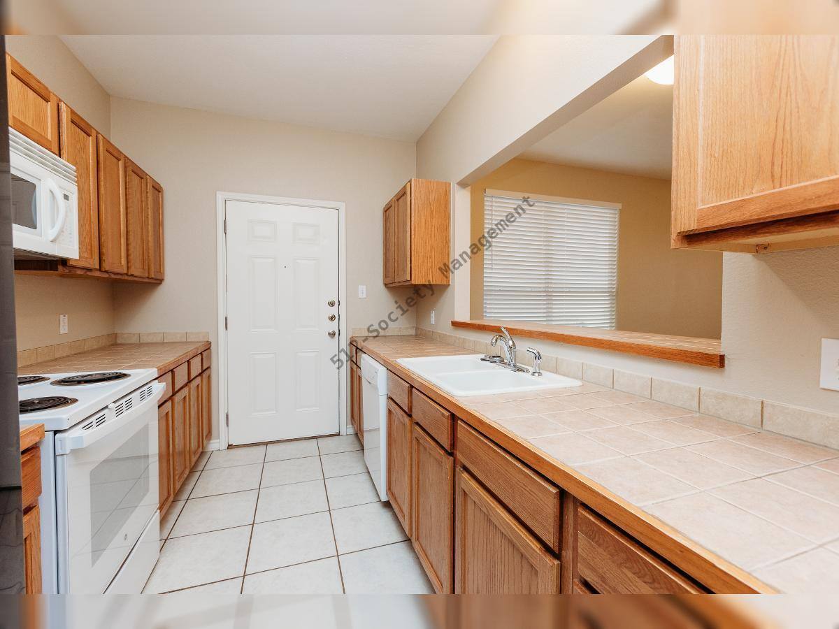 Townhouse for rent at 212 Sandstone Dr #G, Jarrell, TX 76537