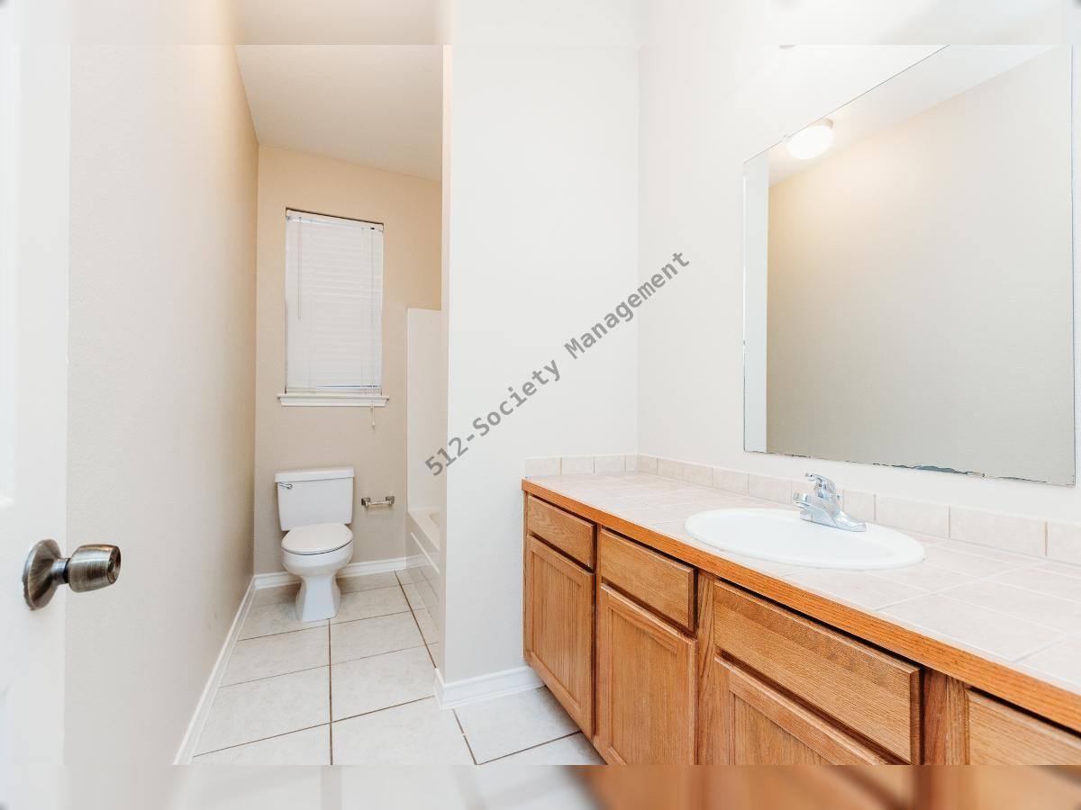 Townhouse for rent at 212 Sandstone Dr #G, Jarrell, TX 76537