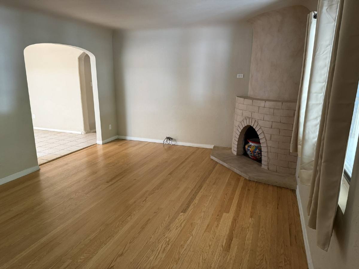 House for rent at 412 Laguayra Dr NE, Albuquerque, NM 87108