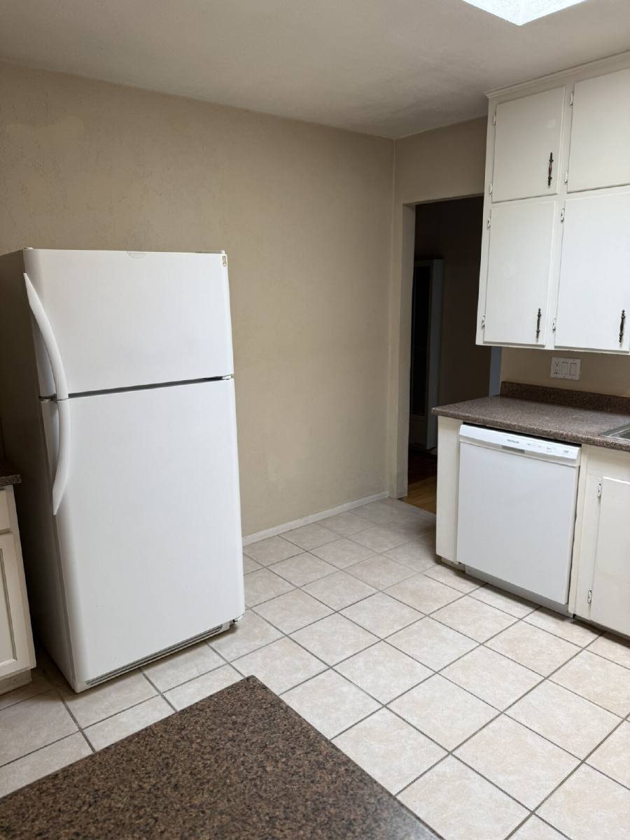 House for rent at 412 Laguayra Dr NE, Albuquerque, NM 87108