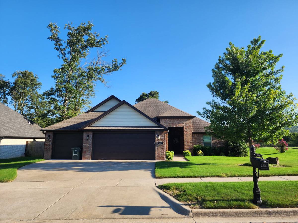 House for rent at 5009 E Truman Lane, Fayetteville, AR 72701