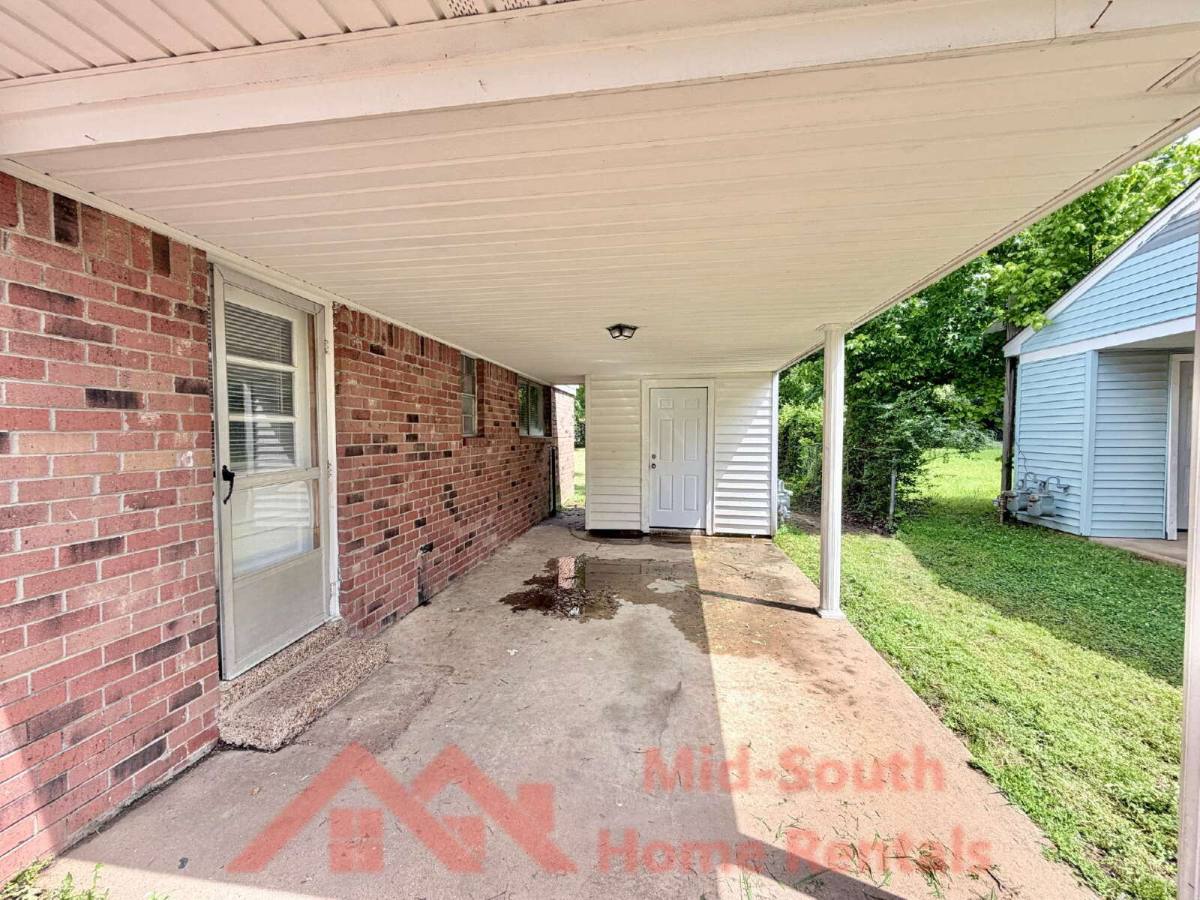 Townhouse for rent at 6498 Birkenhead Rd, Memphis, TN 38134