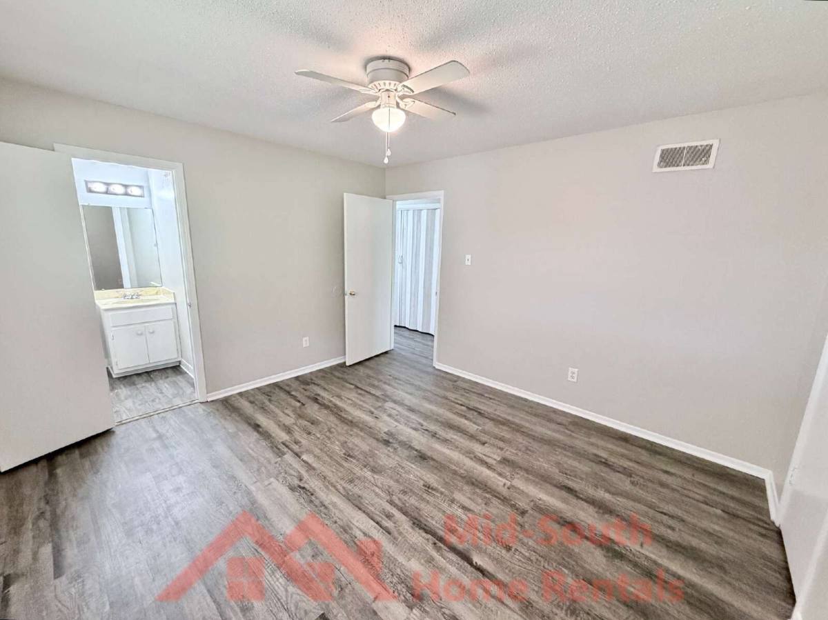 Townhouse for rent at 6498 Birkenhead Rd, Memphis, TN 38134