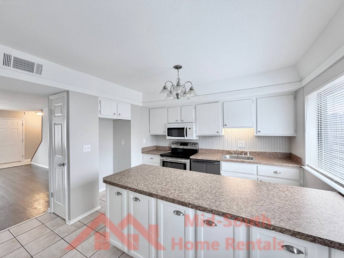 Townhouse for rent at 1869 E Poplar Woods Circle, Germantown, TN 38138