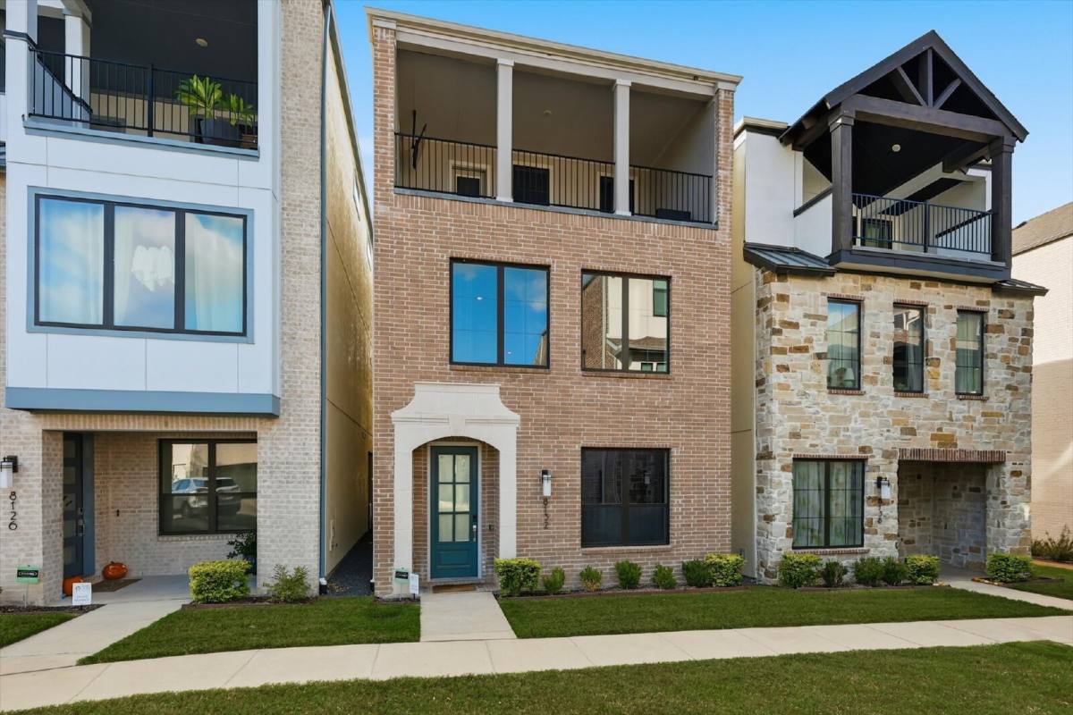 Townhouse for rent at 8132 Bromley Dr, Dallas, TX 75231