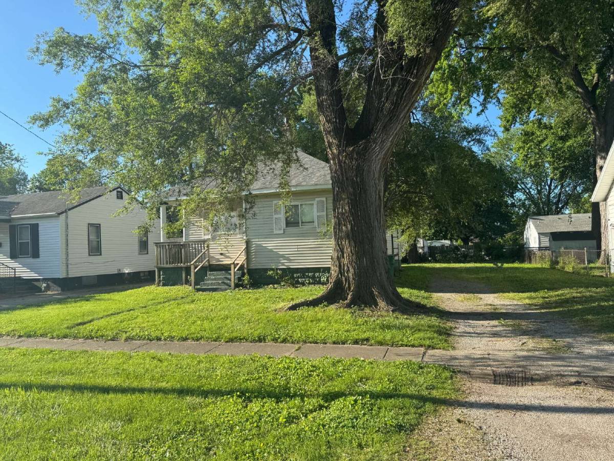 House for rent at 2160 E Reservoir St, Springfield, IL 62702