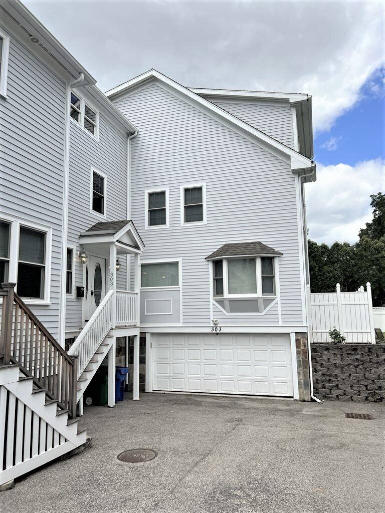 Townhouse for rent at 303 Cabot St, Newtonville, MA 02460