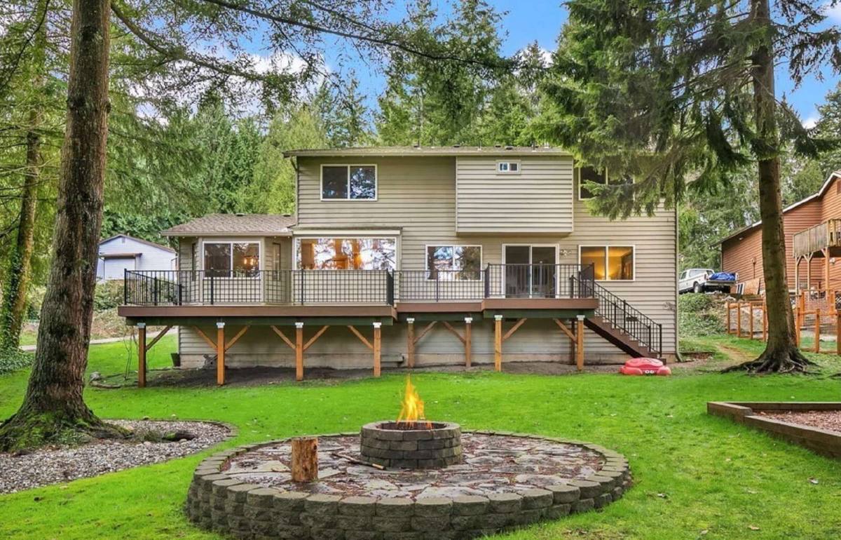 House for rent at 18517 9th Ave W, Lynnwood, WA 98037
