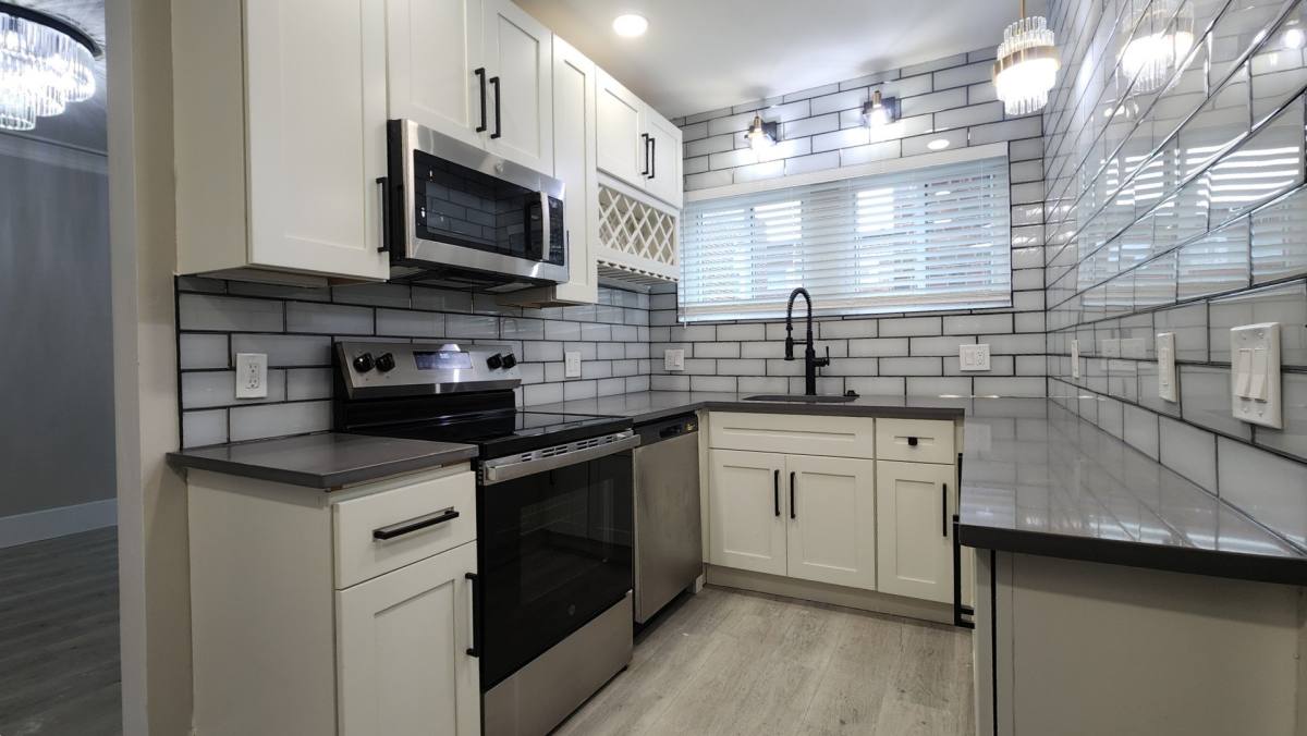 Apartment for rent at 7556 Byron Place - 3rd Floor, Saint Louis, MO 63105