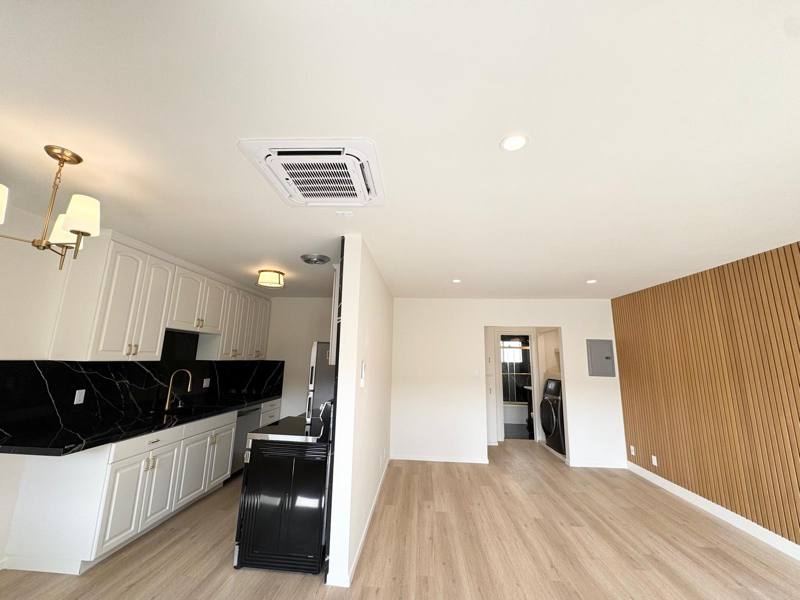 Apartment for rent at 1138 9th St, Santa Monica, CA 90403
