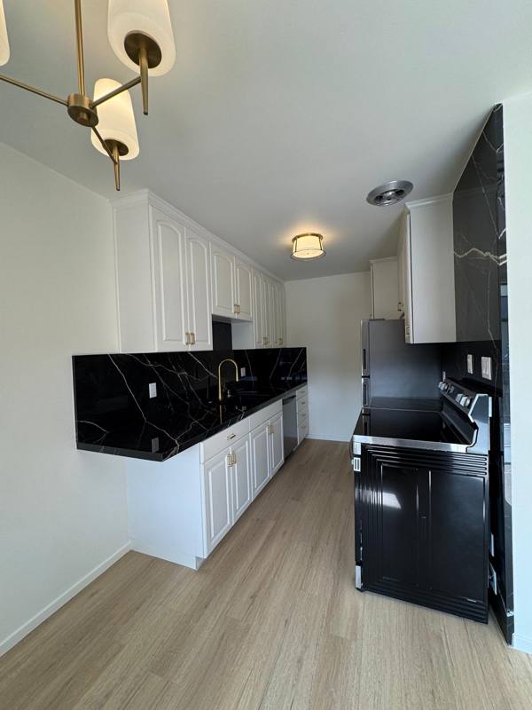 Apartment for rent at 1138 9th St, Santa Monica, CA 90403