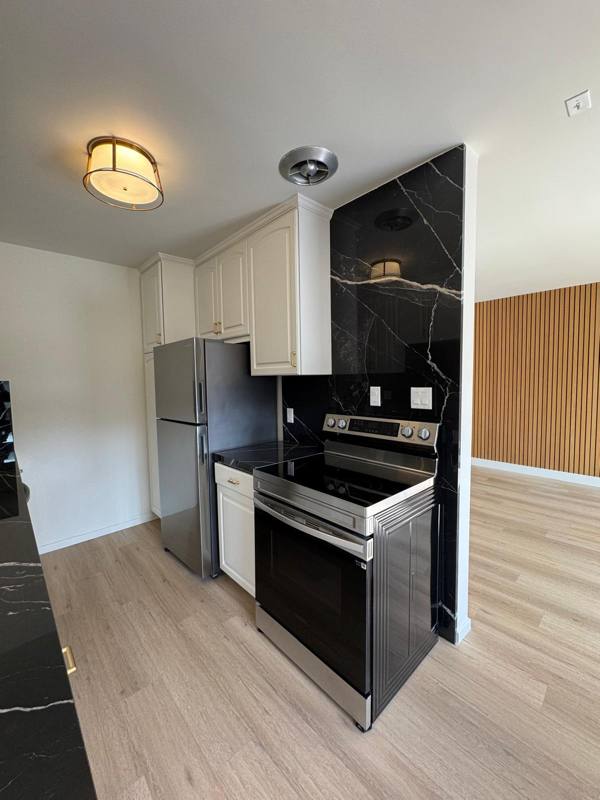 Apartment for rent at 1138 9th St, Santa Monica, CA 90403