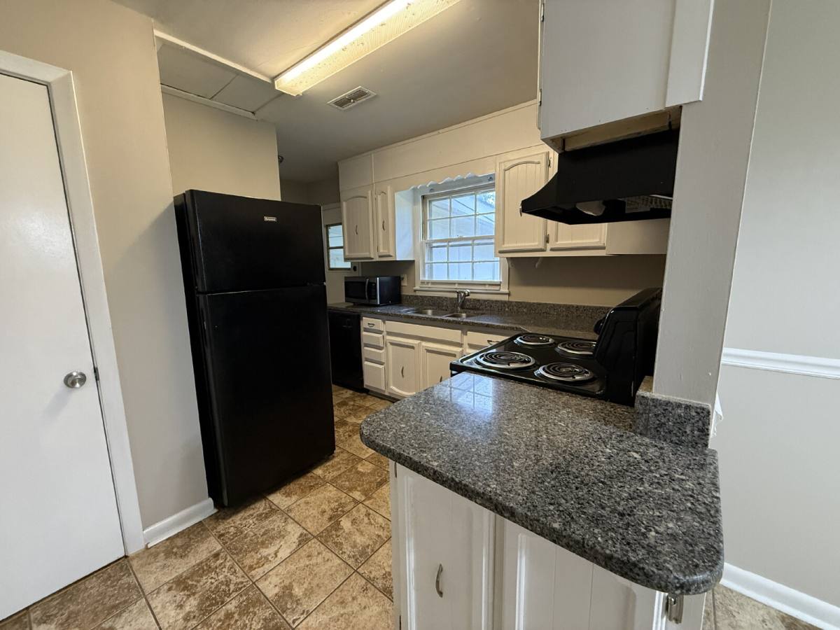 House for rent at 3206 Bayless Dr SW, Huntsville, AL 35805