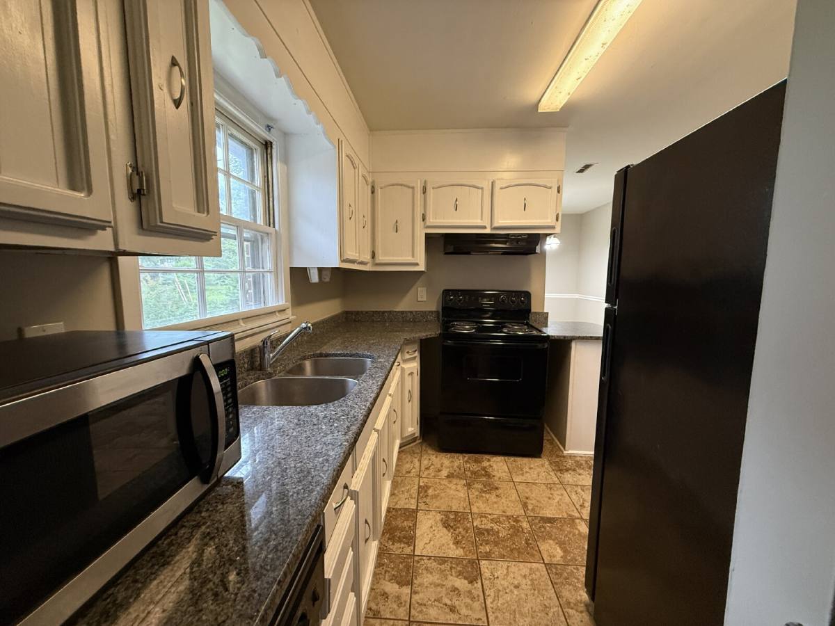 House for rent at 3206 Bayless Dr SW, Huntsville, AL 35805