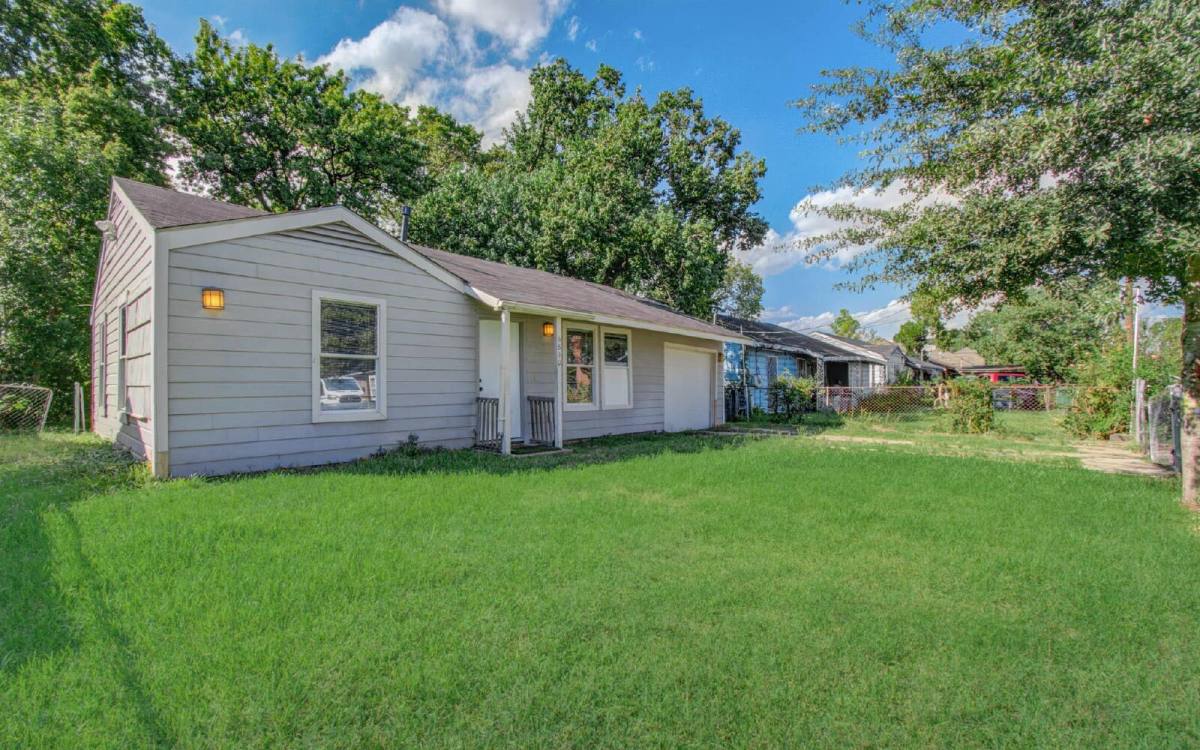 House for rent at 6830 New York St, Houston, TX 77021