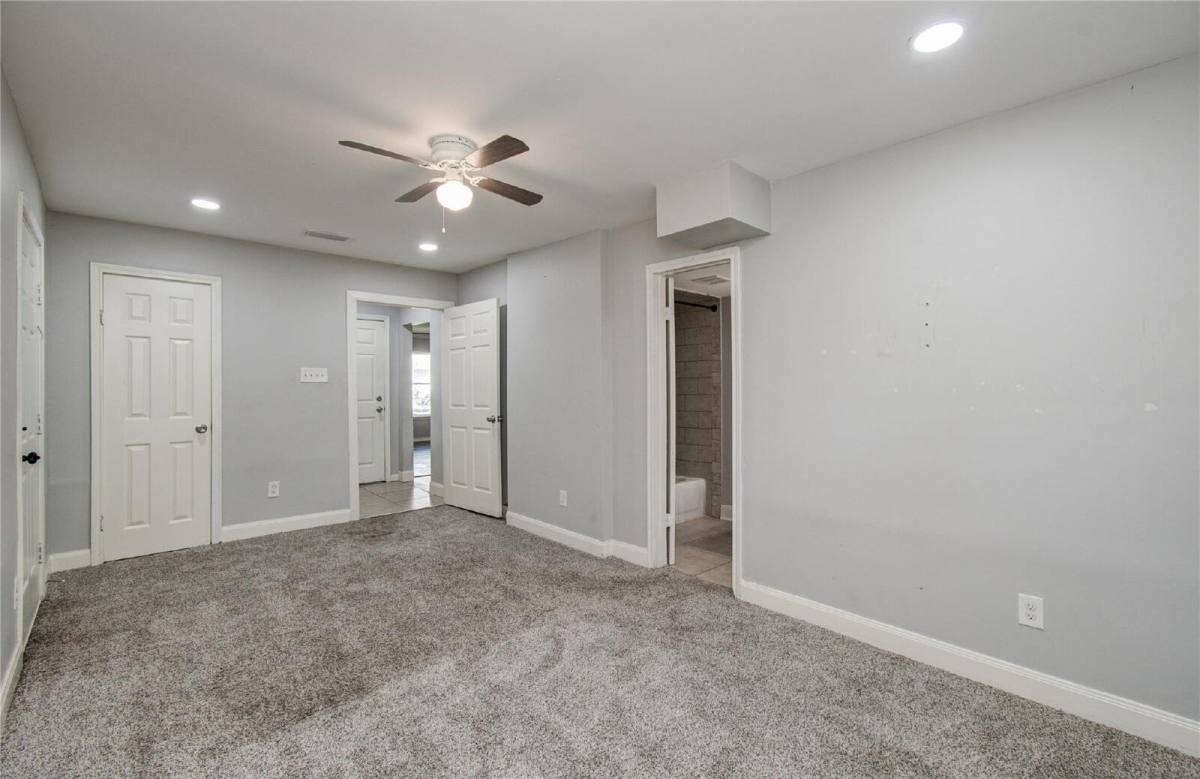 House for rent at 6830 New York St, Houston, TX 77021