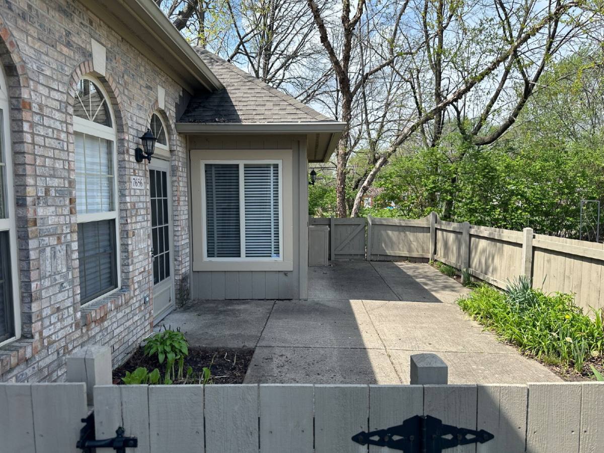 Condo for rent at 7686 Briarstone Lane, Indianapolis, IN 46227