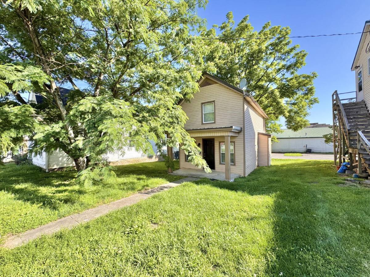 House for rent at 103 W Hickman St, Winchester, KY 40391