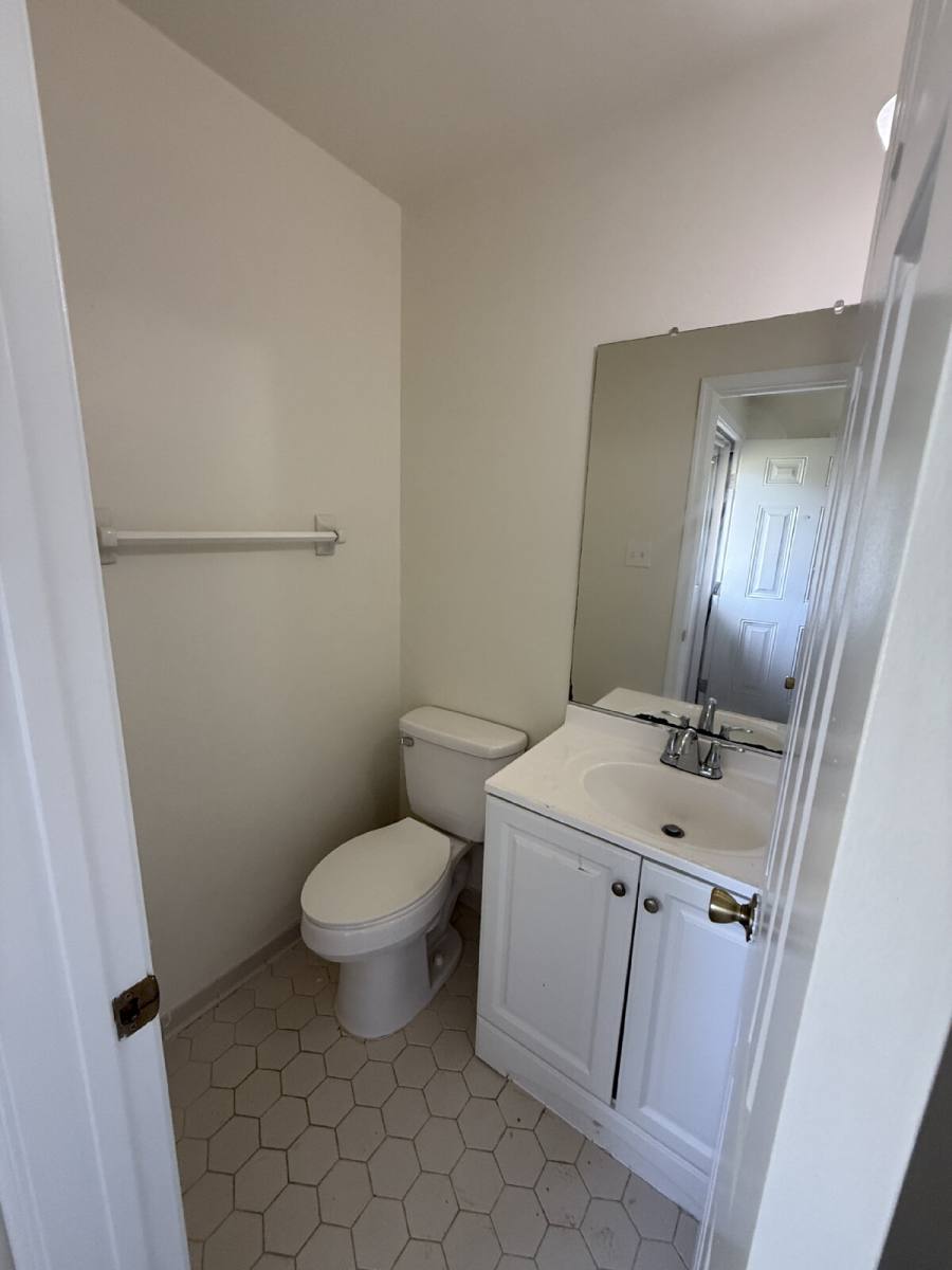 Townhouse for rent at 913 Ewell Rd, Virginia Beach, VA 23455
