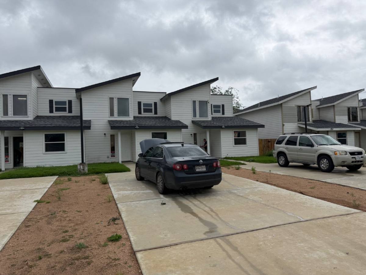 Apartment for rent at 7651 Oak Chase, San Antonio, TX 78239
