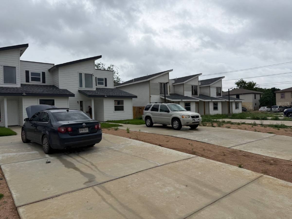 Apartment for rent at 7651 Oak Chase, San Antonio, TX 78239