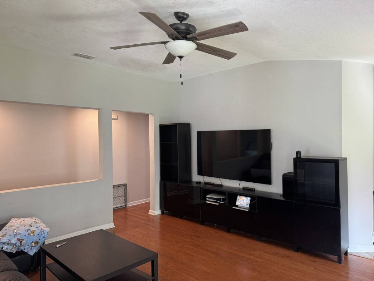 House for rent at 1189 Summer Bluff Rd, Jacksonville, FL 32218