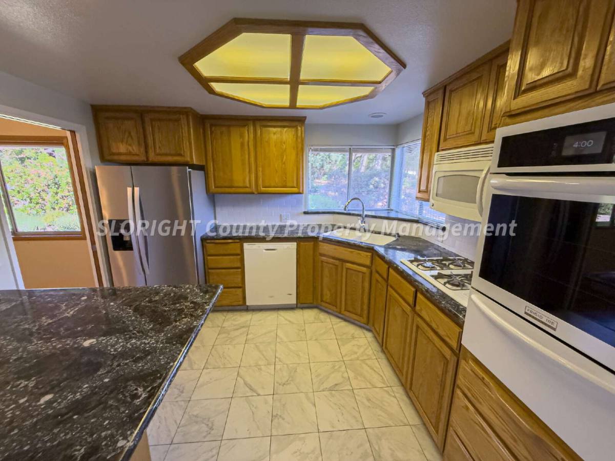House for rent at 8120 Azucena Ave, Atascadero, CA 93422