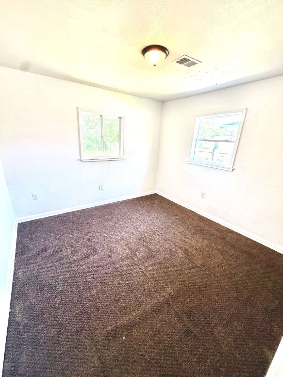 House for rent at 523 S 28th St, Saginaw, MI 48601