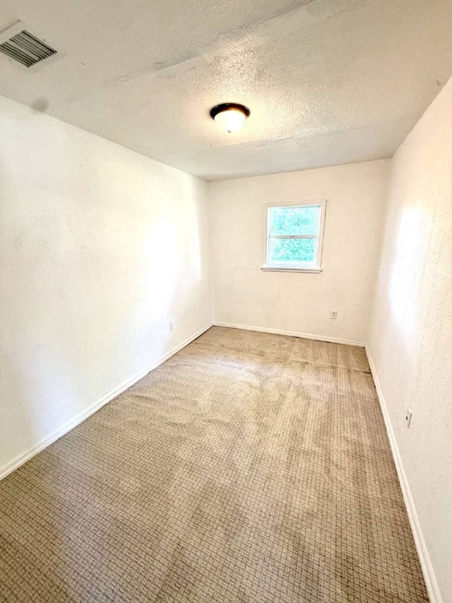 House for rent at 523 S 28th St, Saginaw, MI 48601