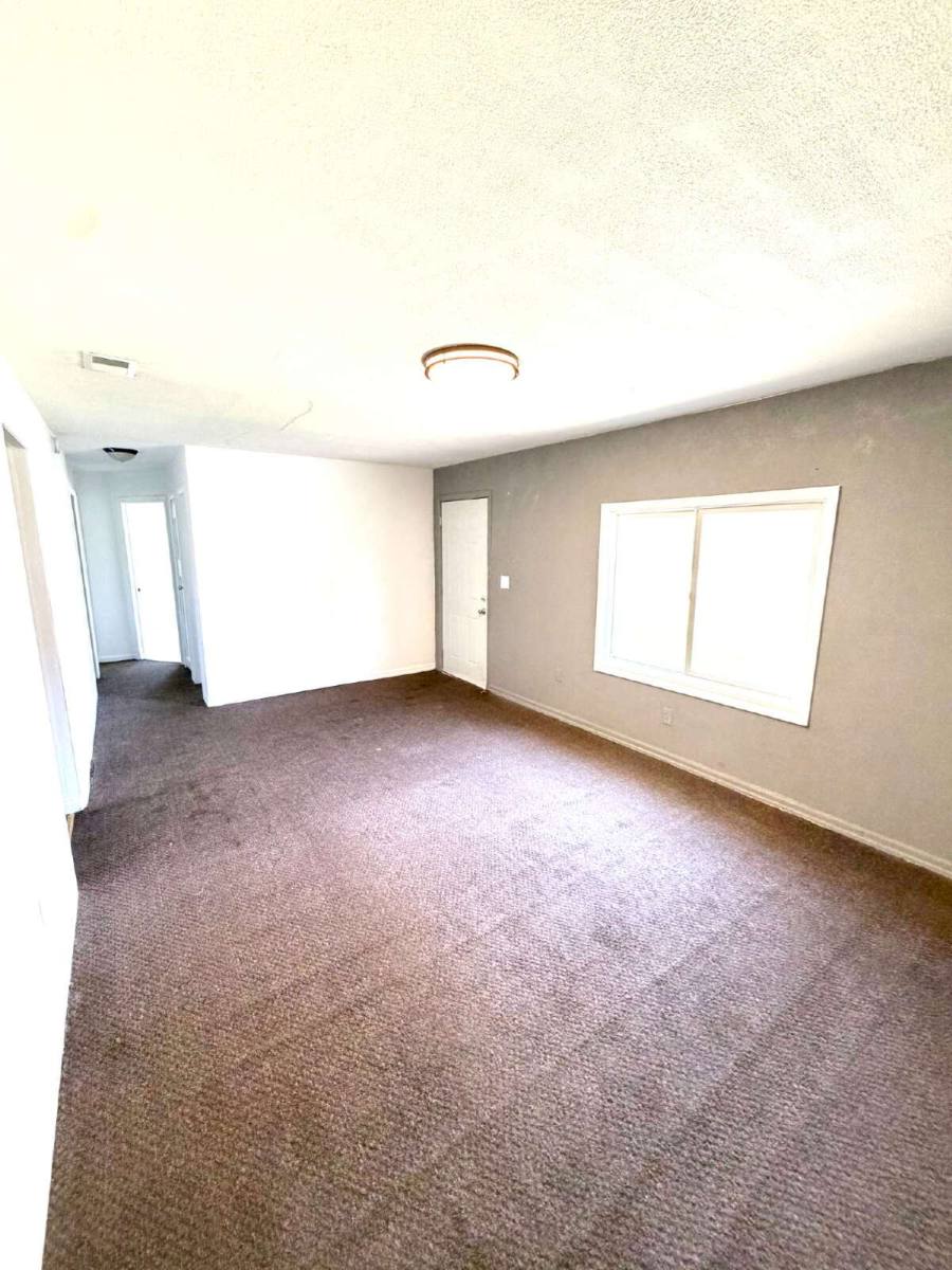 House for rent at 523 S 28th St, Saginaw, MI 48601