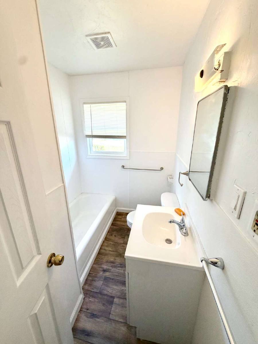 House for rent at 523 S 28th St, Saginaw, MI 48601