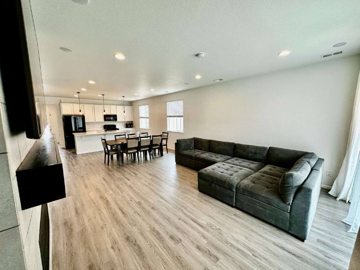 House for rent at 3983 Castle Vista Dr, Castle Rock, CO 80104
