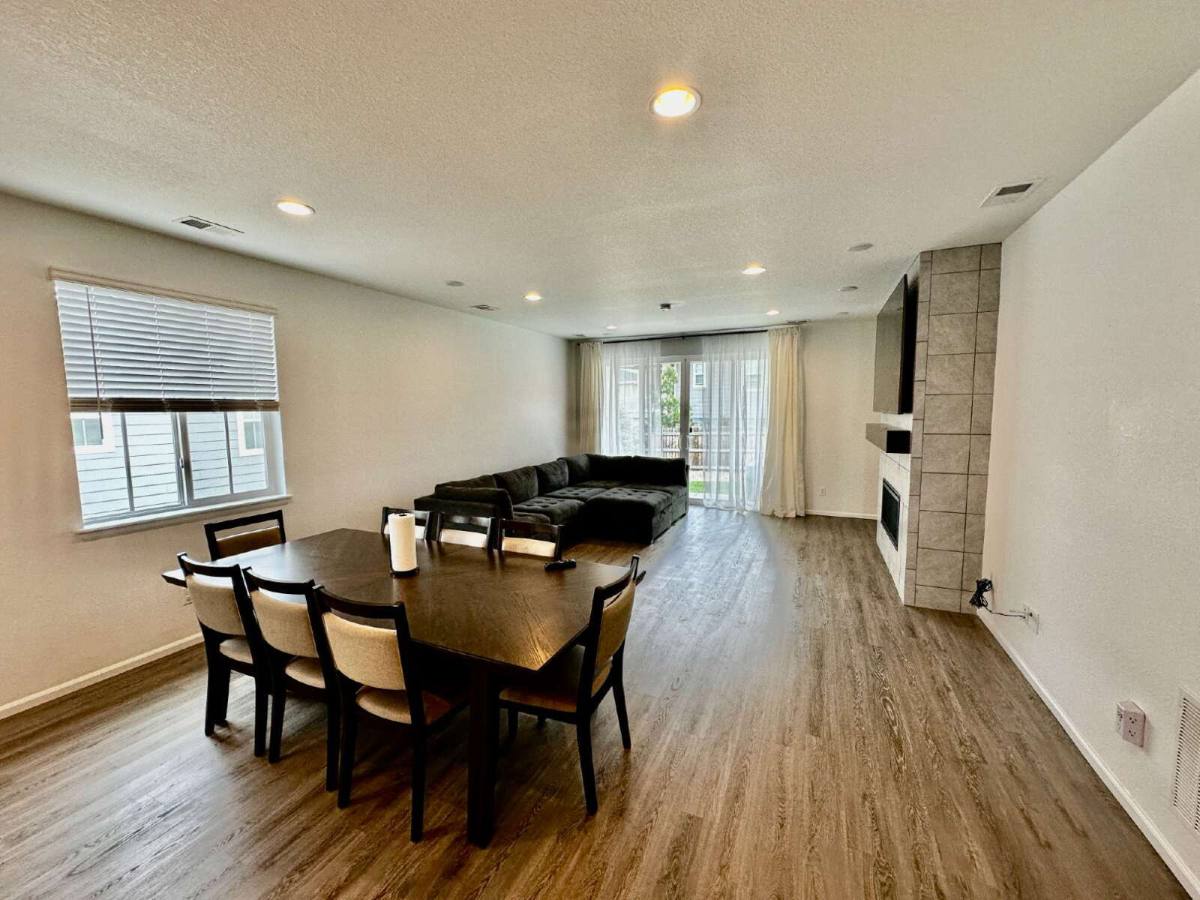 House for rent at 3983 Castle Vista Dr, Castle Rock, CO 80104
