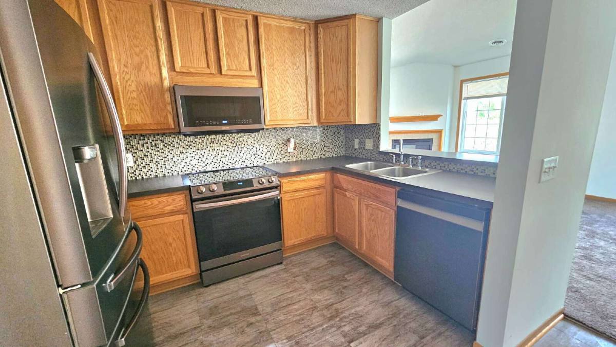 Townhouse for rent at 15482 Flight Way, Saint Paul, MN 55124