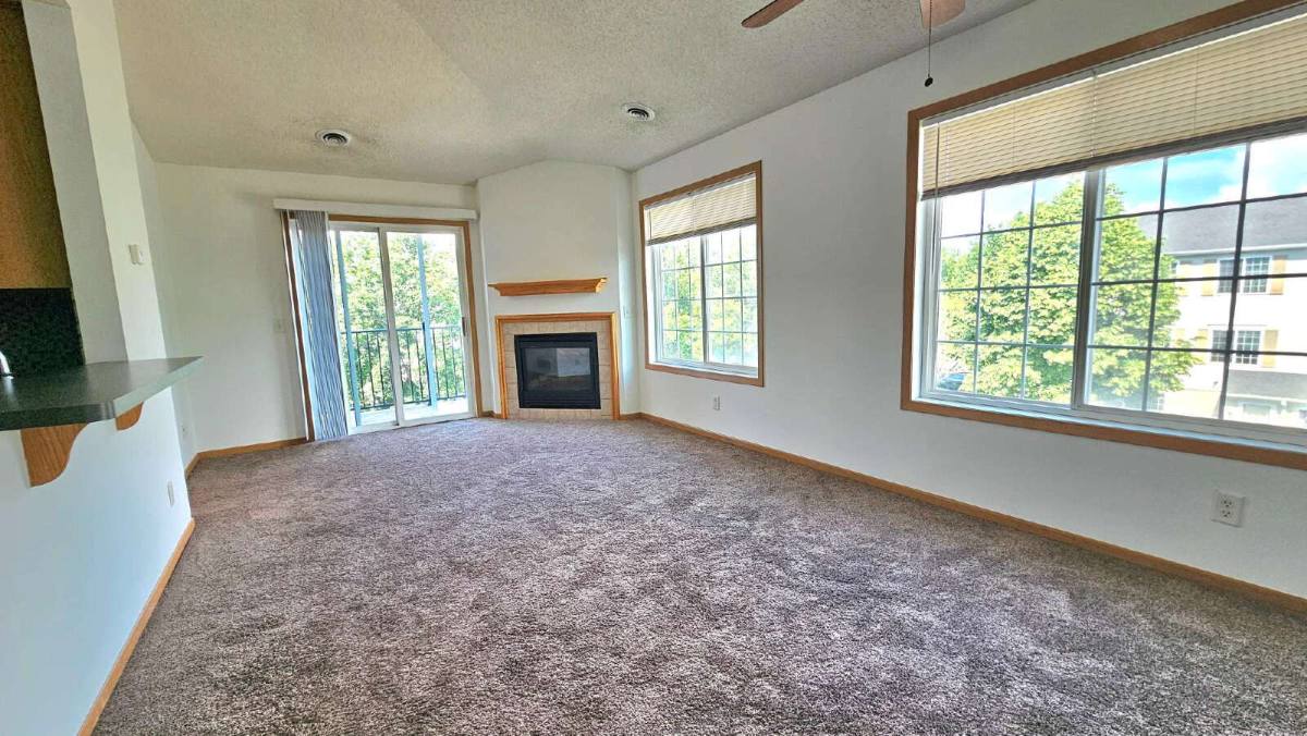 Townhouse for rent at 15482 Flight Way, Saint Paul, MN 55124