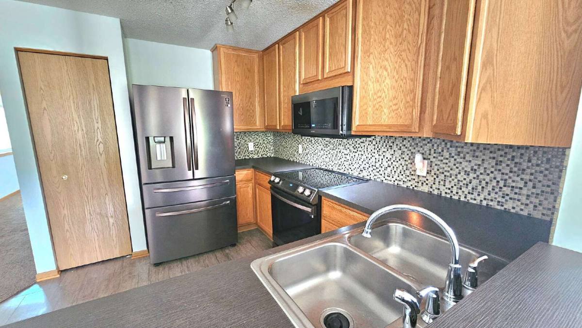 Townhouse for rent at 15482 Flight Way, Saint Paul, MN 55124