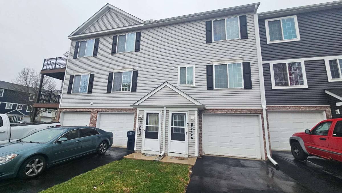 Townhouse for rent at 15482 Flight Way, Saint Paul, MN 55124
