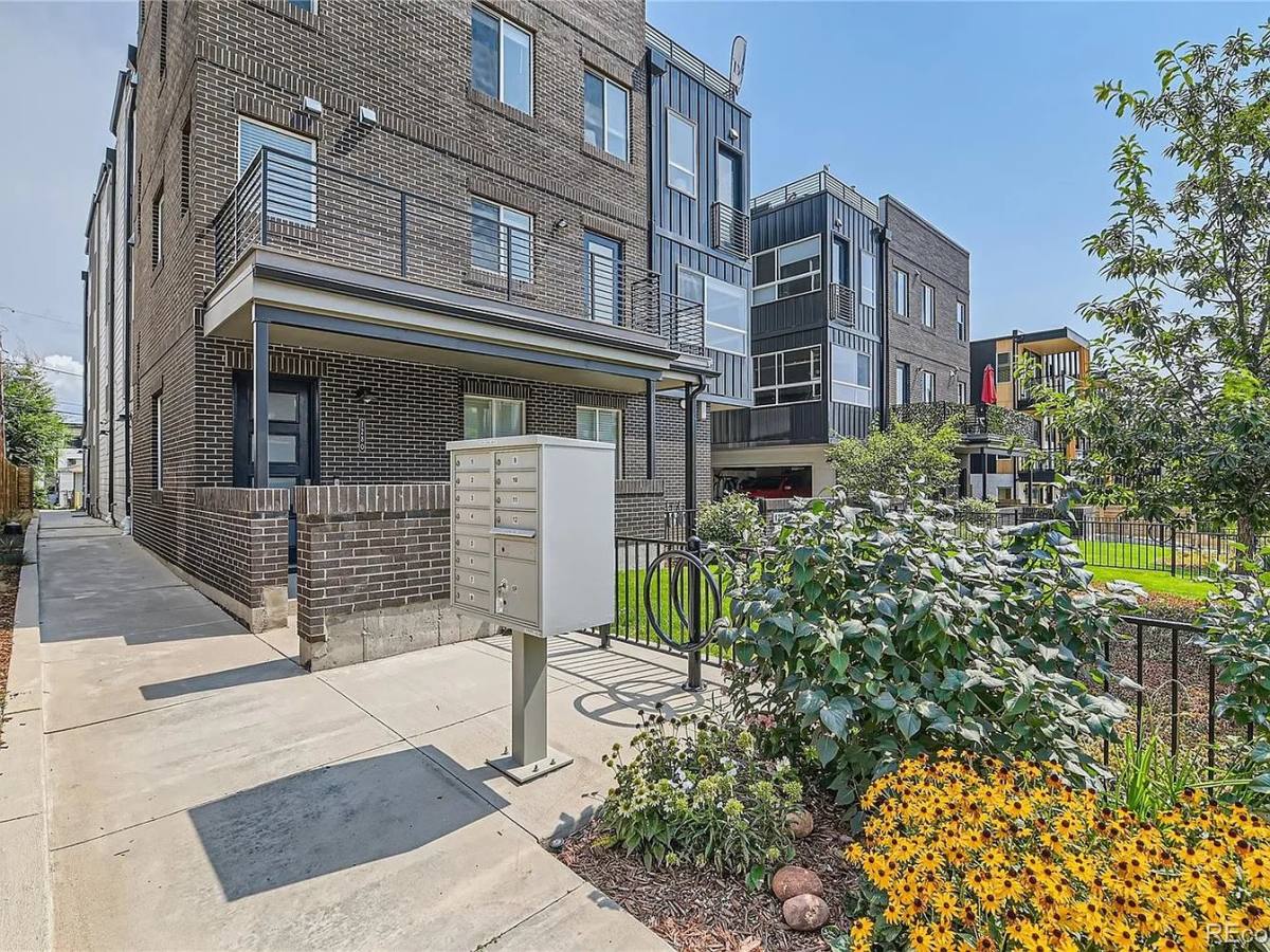 Townhouse for rent at 1284 Stuart St, Denver, CO 80204