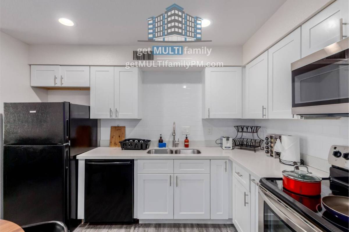 Apartment for rent at 515 W Pebble Beach Dr, Tempe, AZ 85282