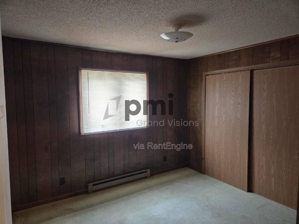 Apartment for rent at 955 4th St #6, Charleston, IL 61920