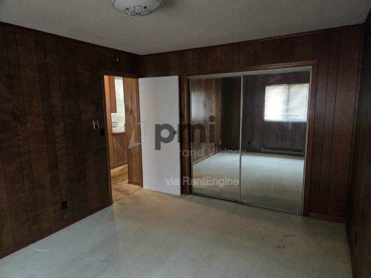 Apartment for rent at 955 4th St #6, Charleston, IL 61920