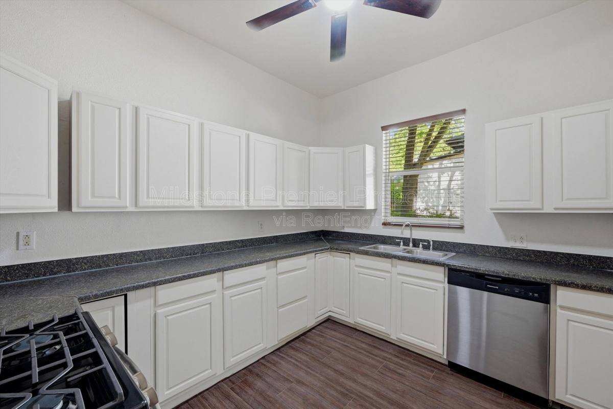 House for rent at 1008 W Morgan St, Denison, TX 75020