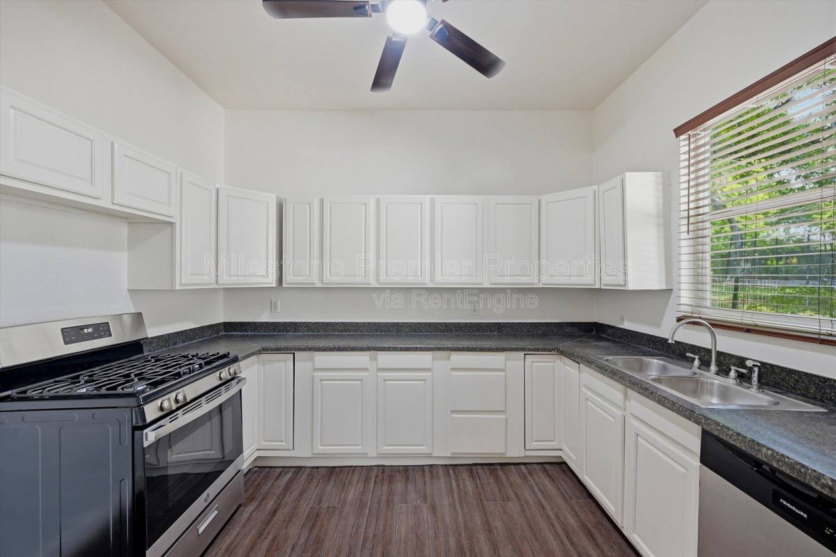 House for rent at 1008 W Morgan St, Denison, TX 75020