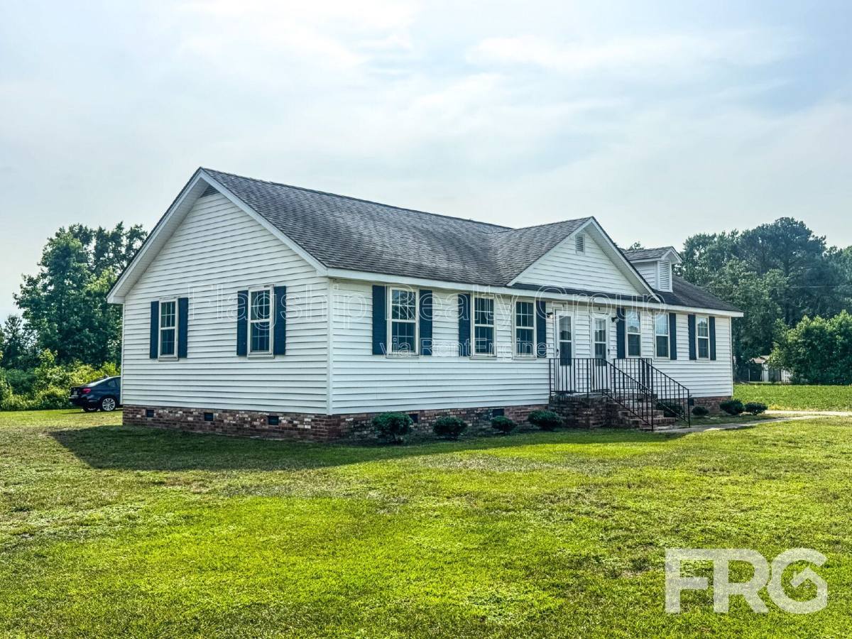 Apartment for rent at 1716 Tommys Rd #A, Goldsboro, NC 27534